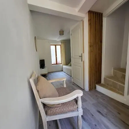 Paisible Maison De Village Avec Terrasse